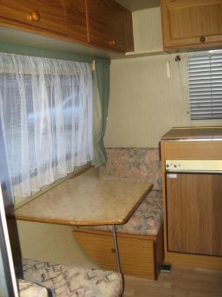 Adria 305 SL  (4)